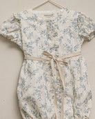 Ranita para bebe en batista bordada con estampado de flores