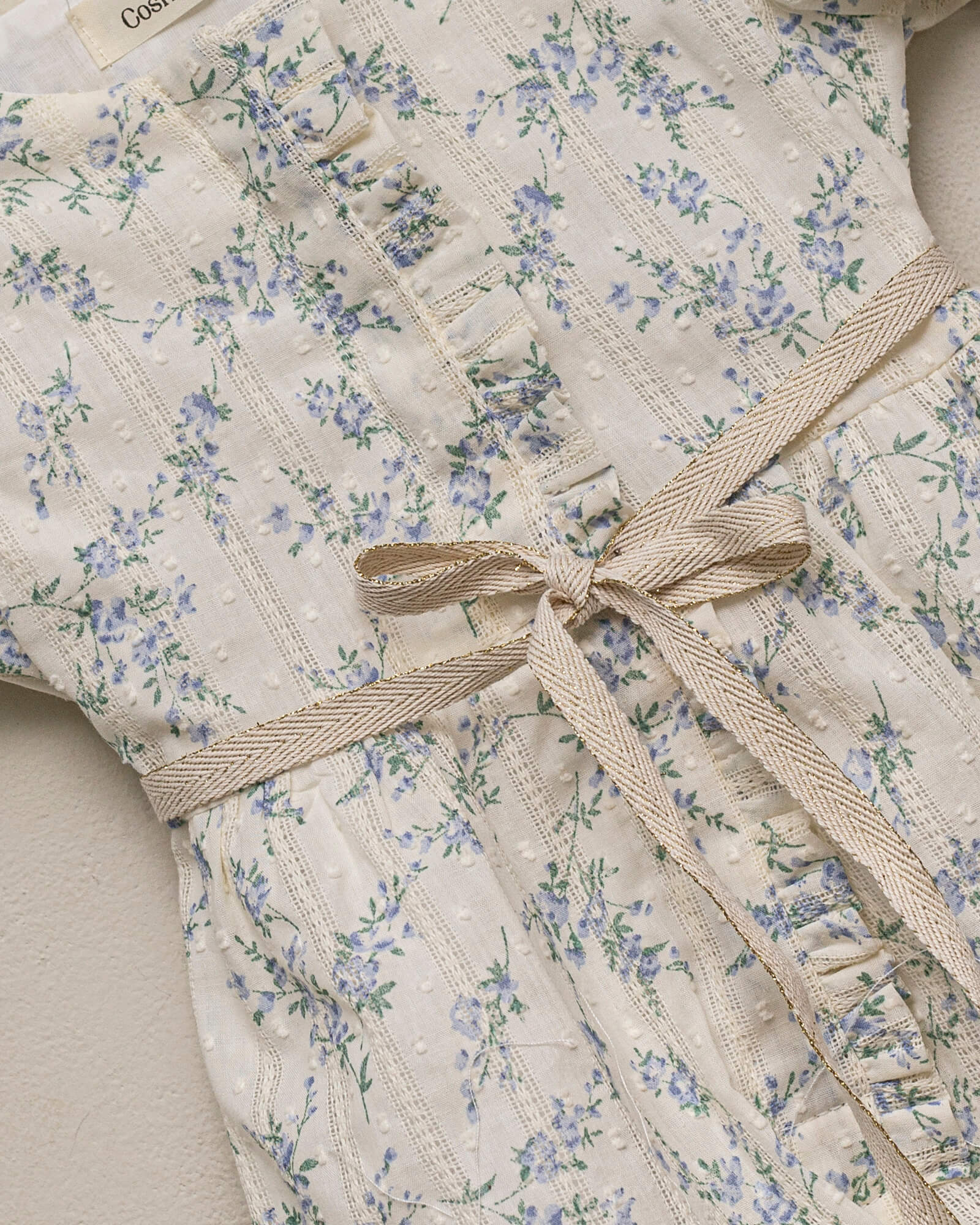 Ranita para bebe en batista bordada con estampado de flores