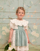 Traje Arras Flores con delantal Yves de Cosmosophie