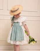 Traje Arras Flores con delantal Yves de Cosmosophie