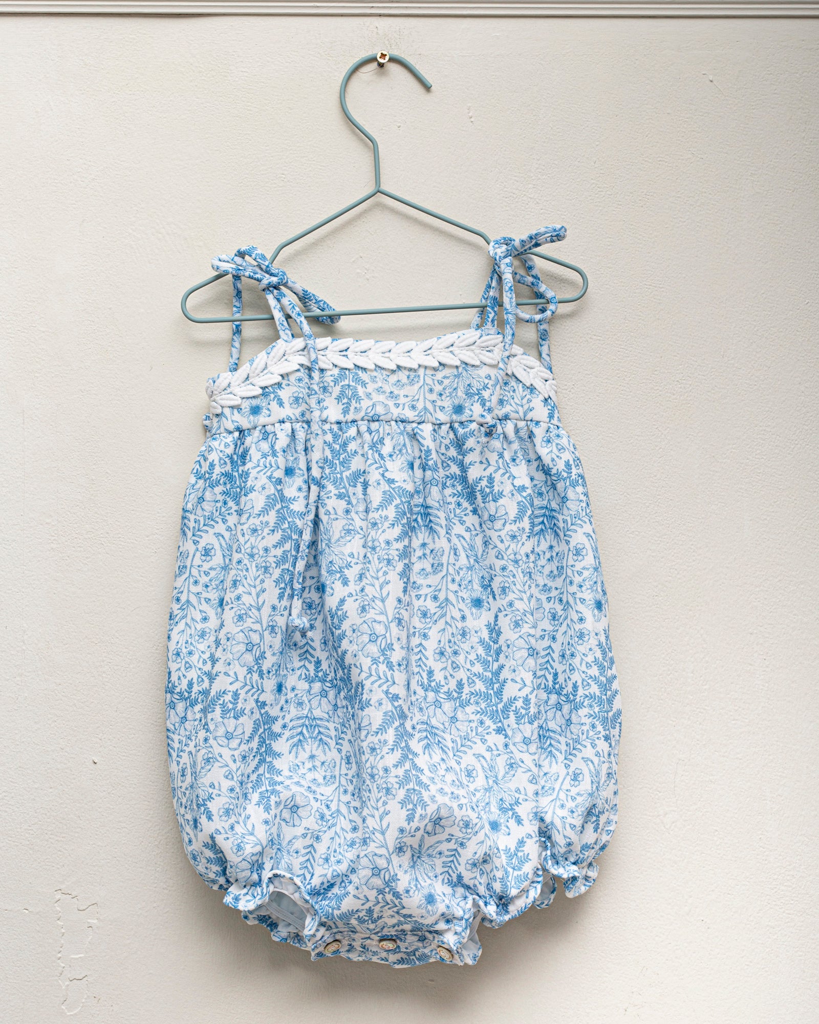 Ranita tirantes flores azules cosmosophie