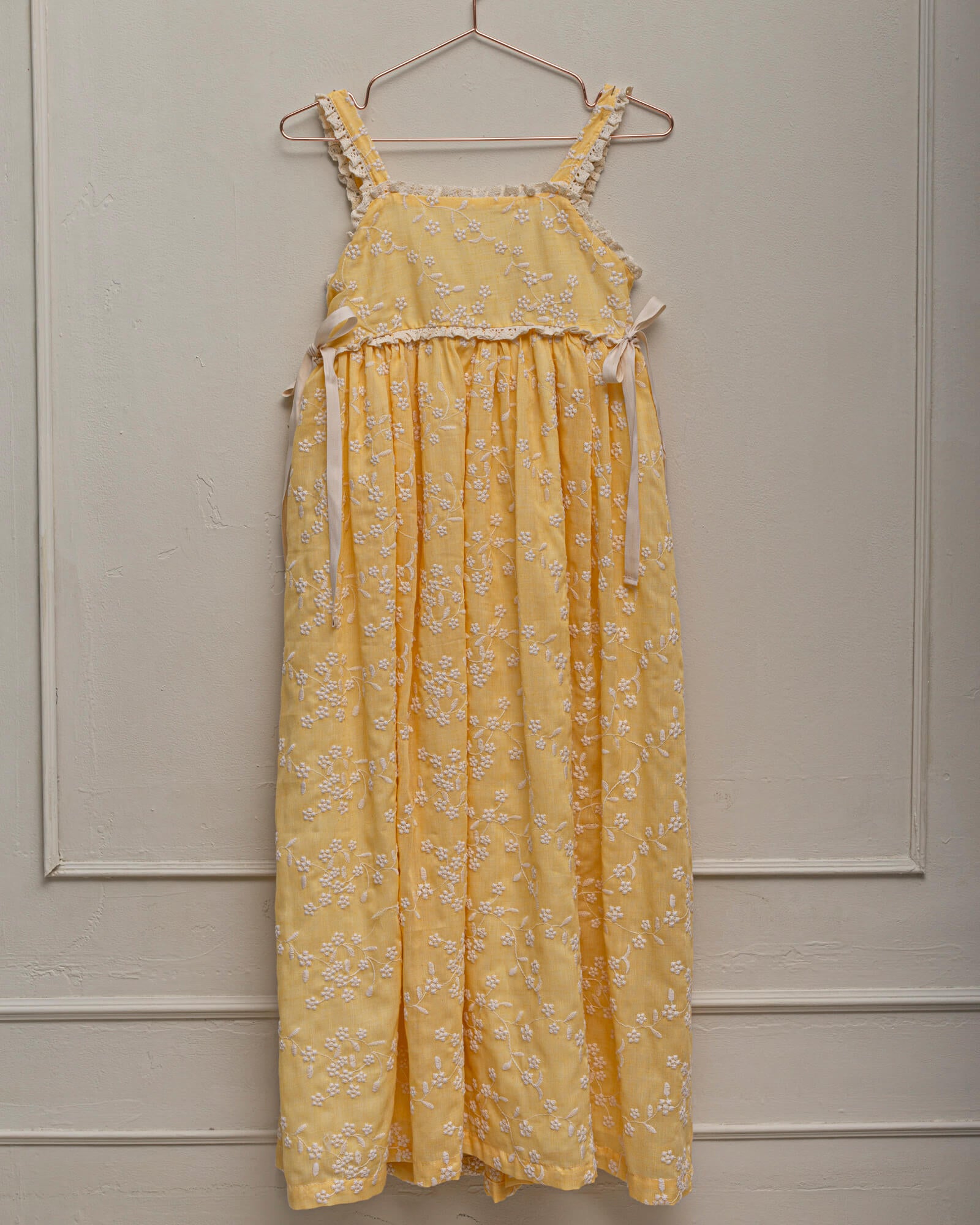 Vestido bordado amarillo Cosmosophie
