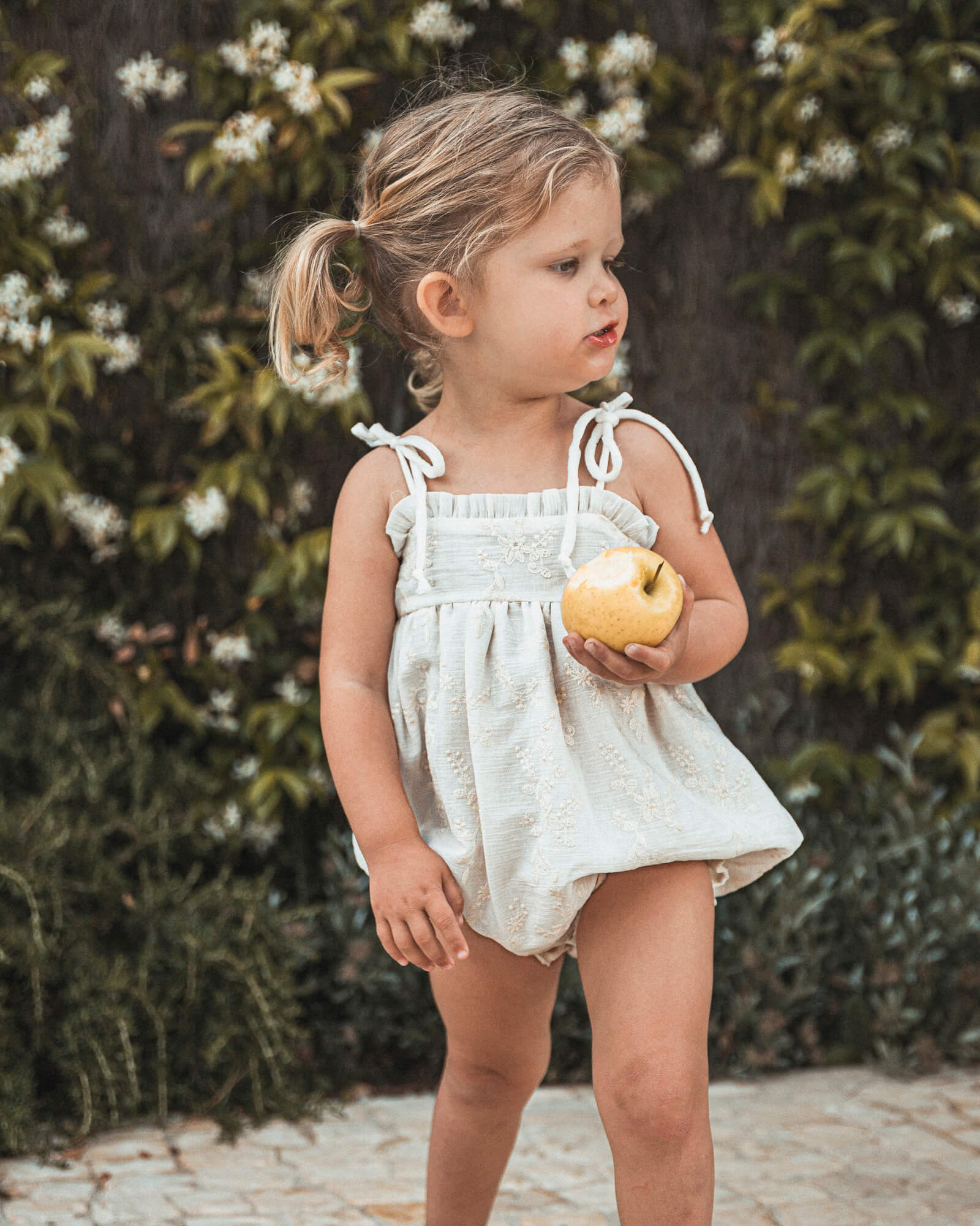 Ranita tirantes bambula bordada Cosmosophie