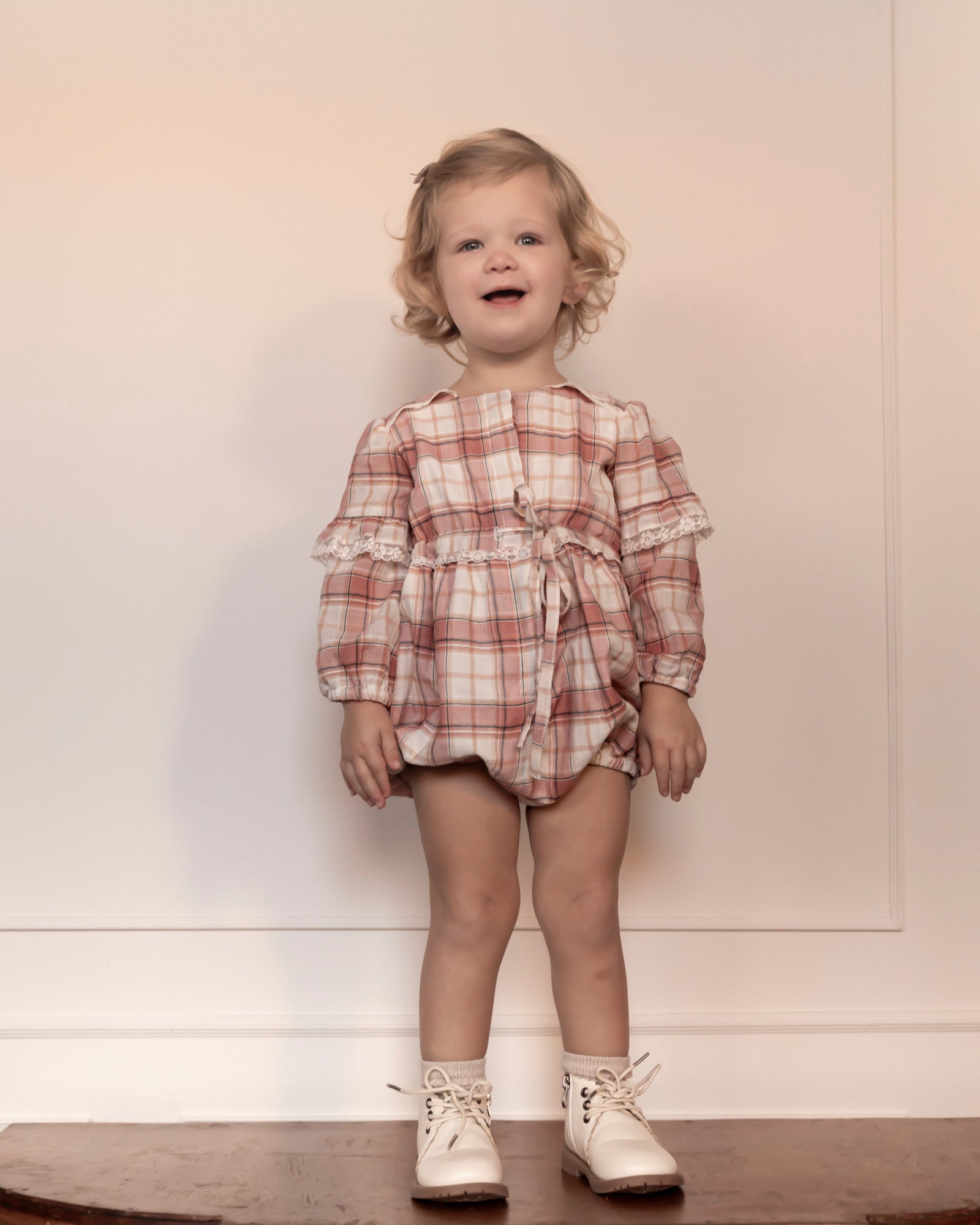 Ranita bebe cuadros rosa Cora Cosmosophie