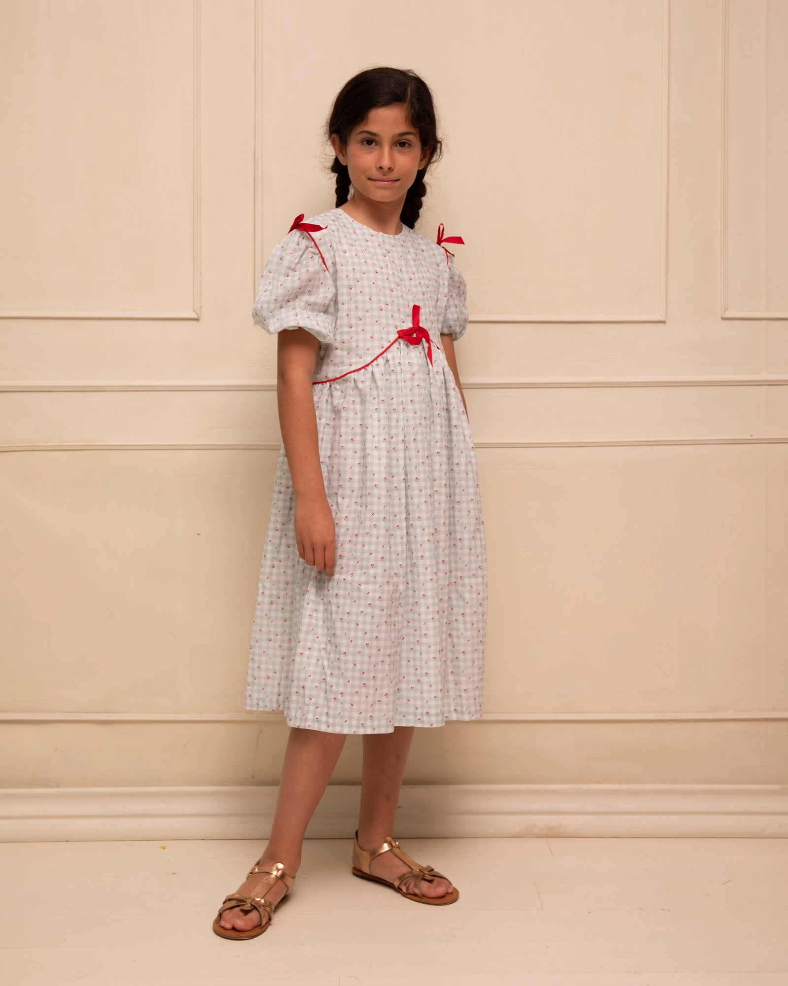 Vestido Cox vichy azul con estampado de cerezas Cherry