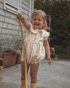 Ranita de bebe amarilla con encaje cosmosophie.