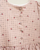 Vestido vichy rosa con fresas modelo Fiona de Cosmosophie