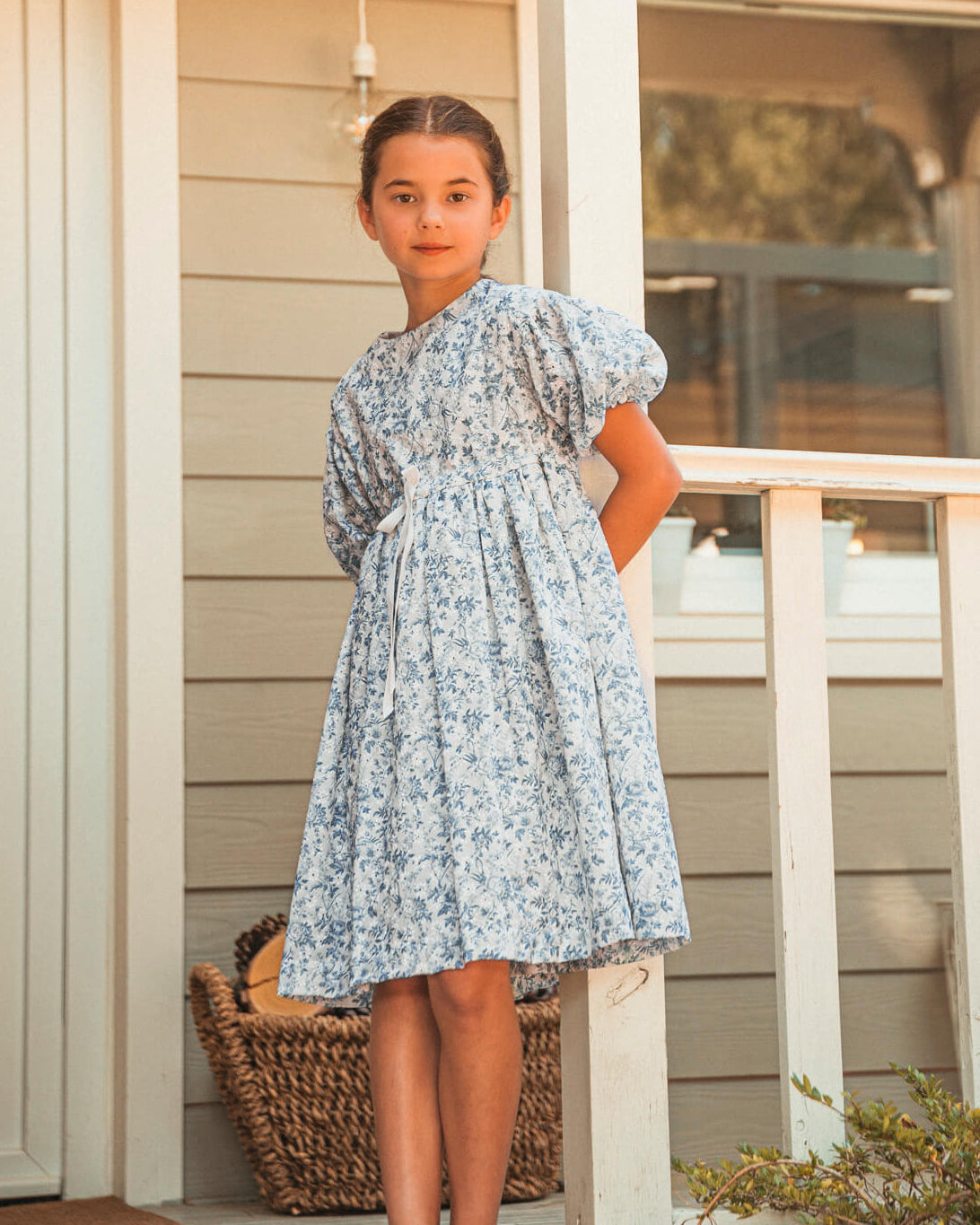 Vestido batista bordada de flores Cosmosophie