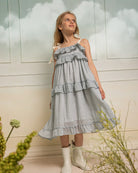 Vestido elegante adolescente en gris claro tirantes Cosmosophie