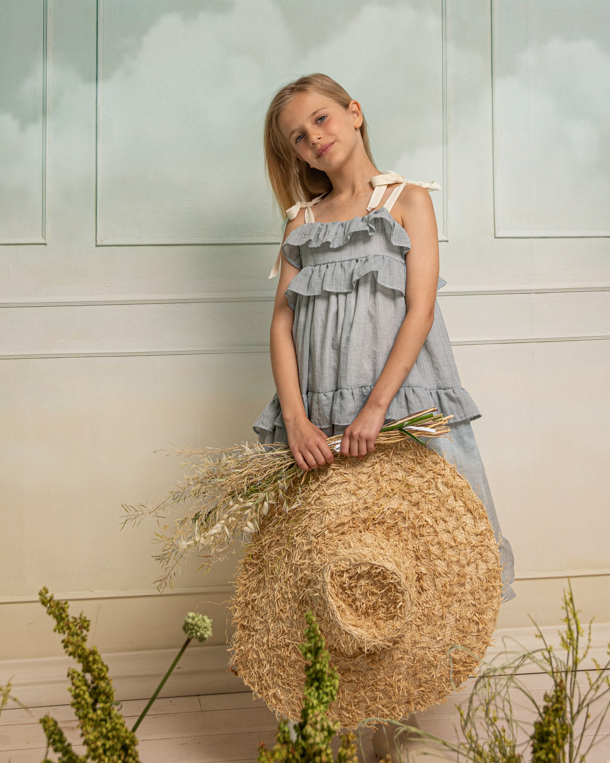 Vestido elegante adolescente en gris claro tirantes Cosmosophie