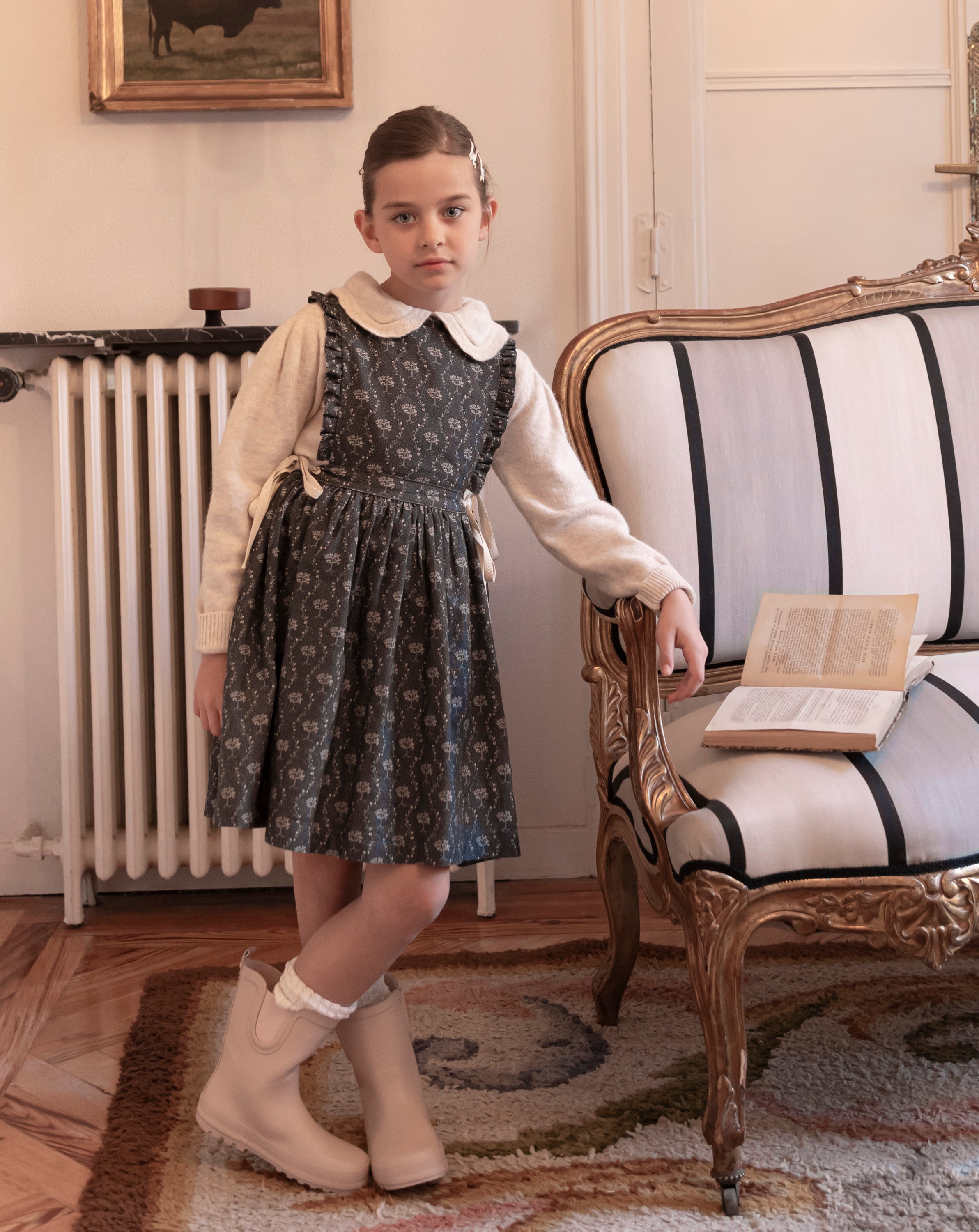 Pichi Hermes de lino azul marino con estampado de arboles de Cosmosophie.