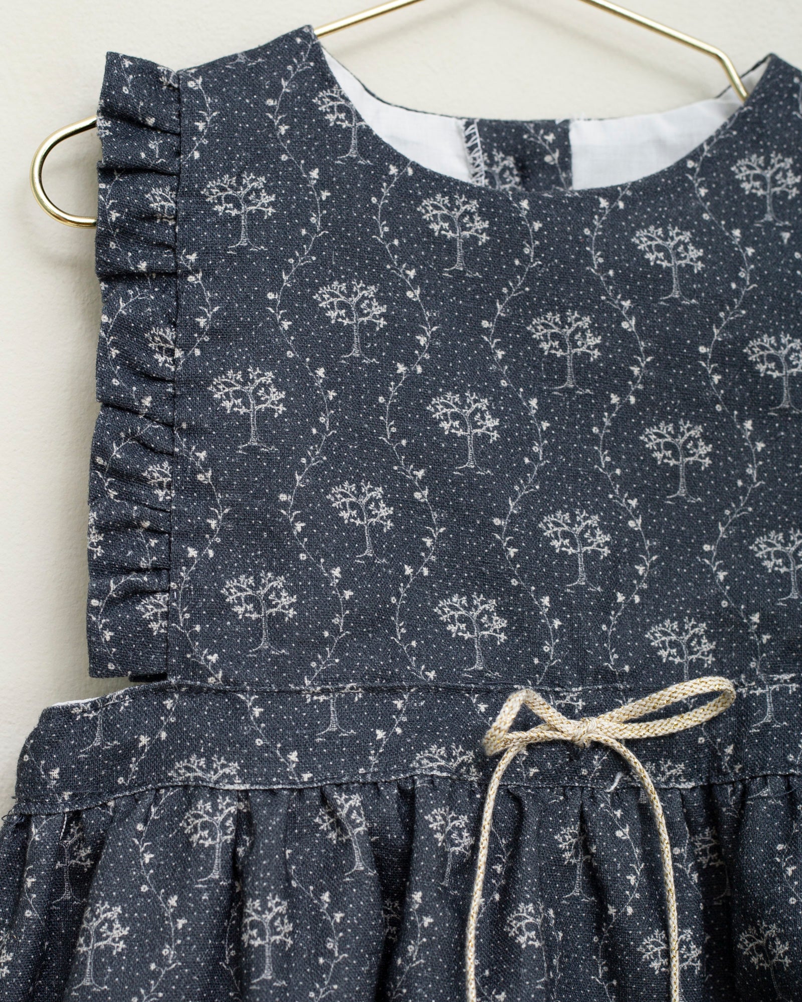 Ranita pichi bebe azul noche con arbolitos de Cosmosophie