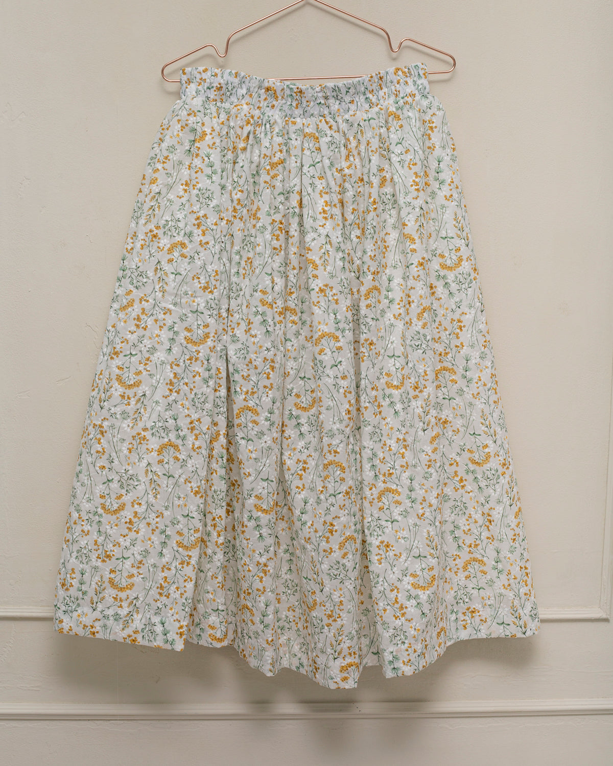 Conjunto para adolescente de top y falda midi en batista bordada blanco y amarillo Cosmosophie