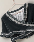 Preciosa mañanita para combinar con nuestros trajes de arras, Confeccionado en terciopelo a juego con nuestros vestidos. Cosmosophie
