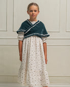 Preciosa mañanita para combinar con nuestros trajes de arras, Confeccionado en terciopelo a juego con nuestros vestidos. Cosmosophie