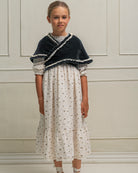 Preciosa mañanita para combinar con nuestros trajes de arras, Confeccionado en terciopelo a juego con nuestros vestidos. Cosmosophie