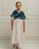 Preciosa mañanita para combinar con nuestros trajes de arras, Confeccionado en terciopelo a juego con nuestros vestidos. Cosmosophie