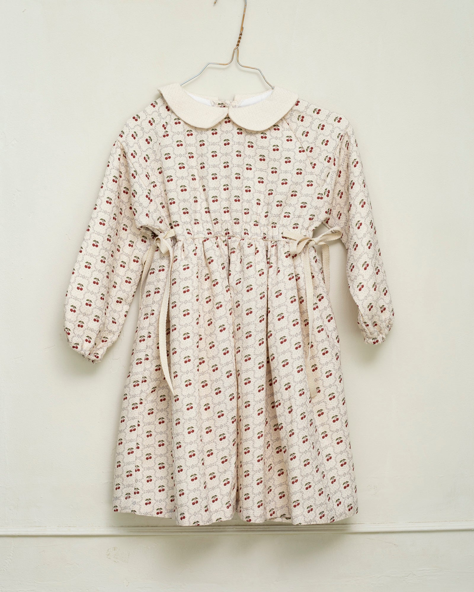 Vestido niña cerezas Mona de Cosmosophie
