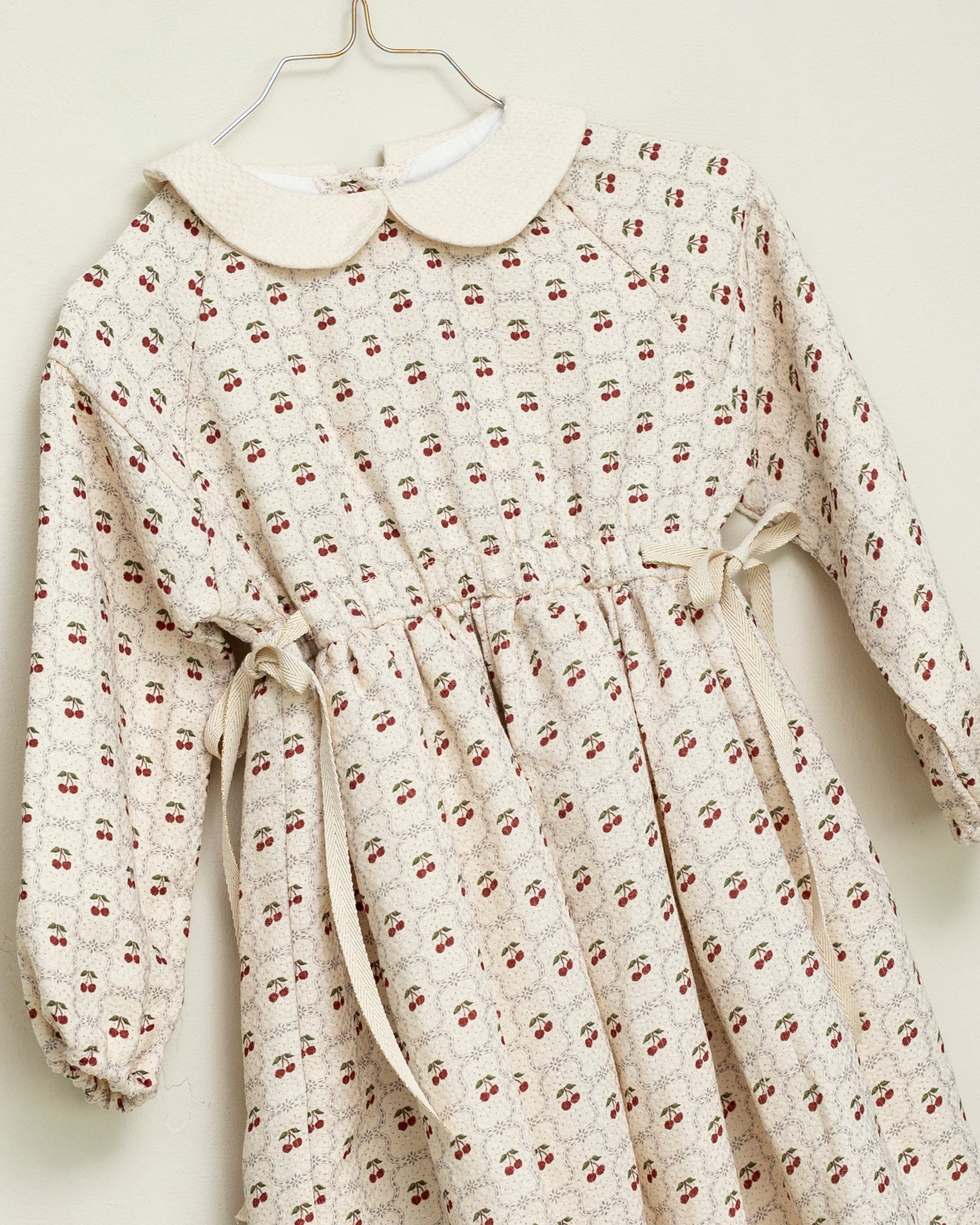 Vestido niña cerezas Mona de Cosmosophie