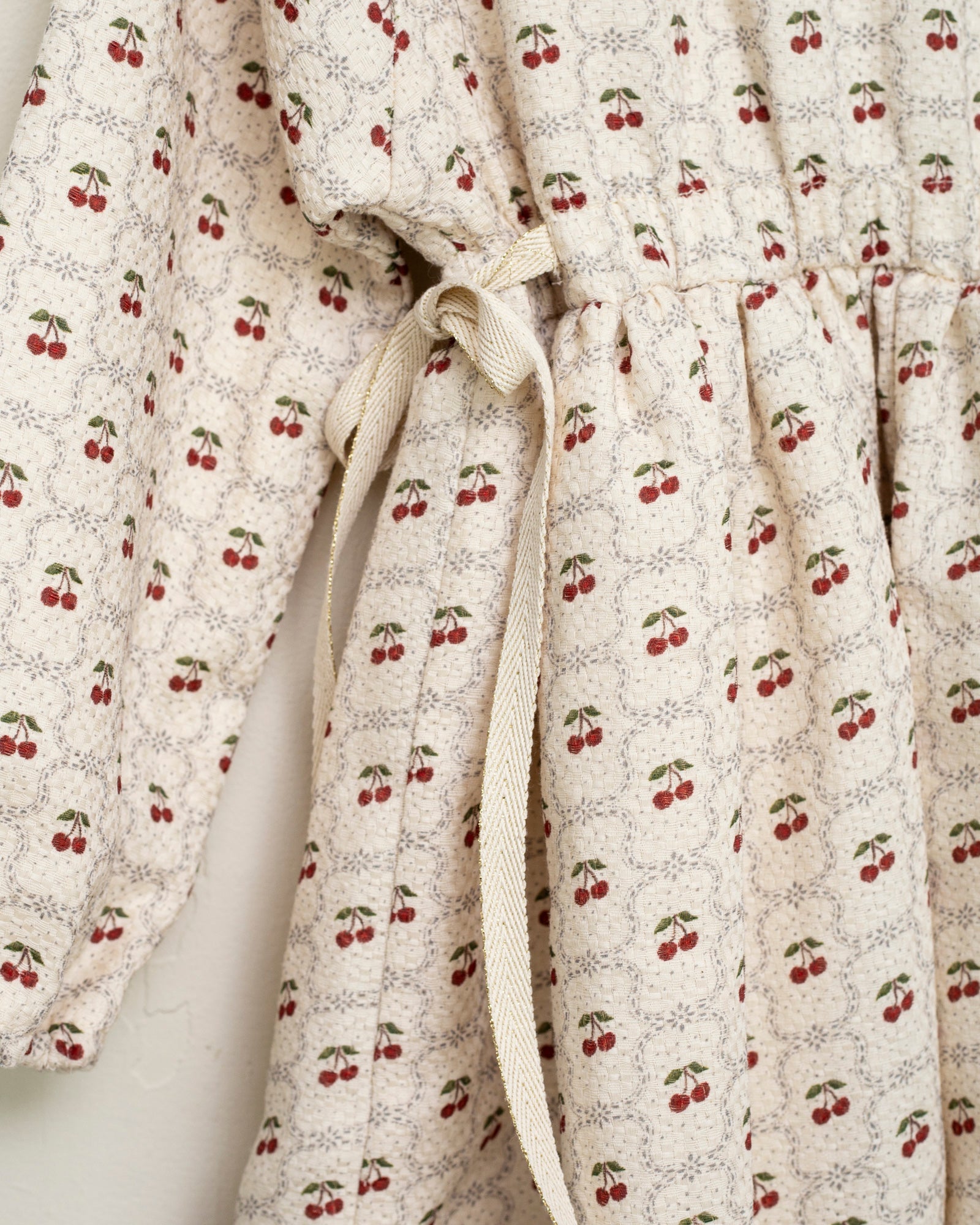 Vestido niña cerezas Mona de Cosmosophie