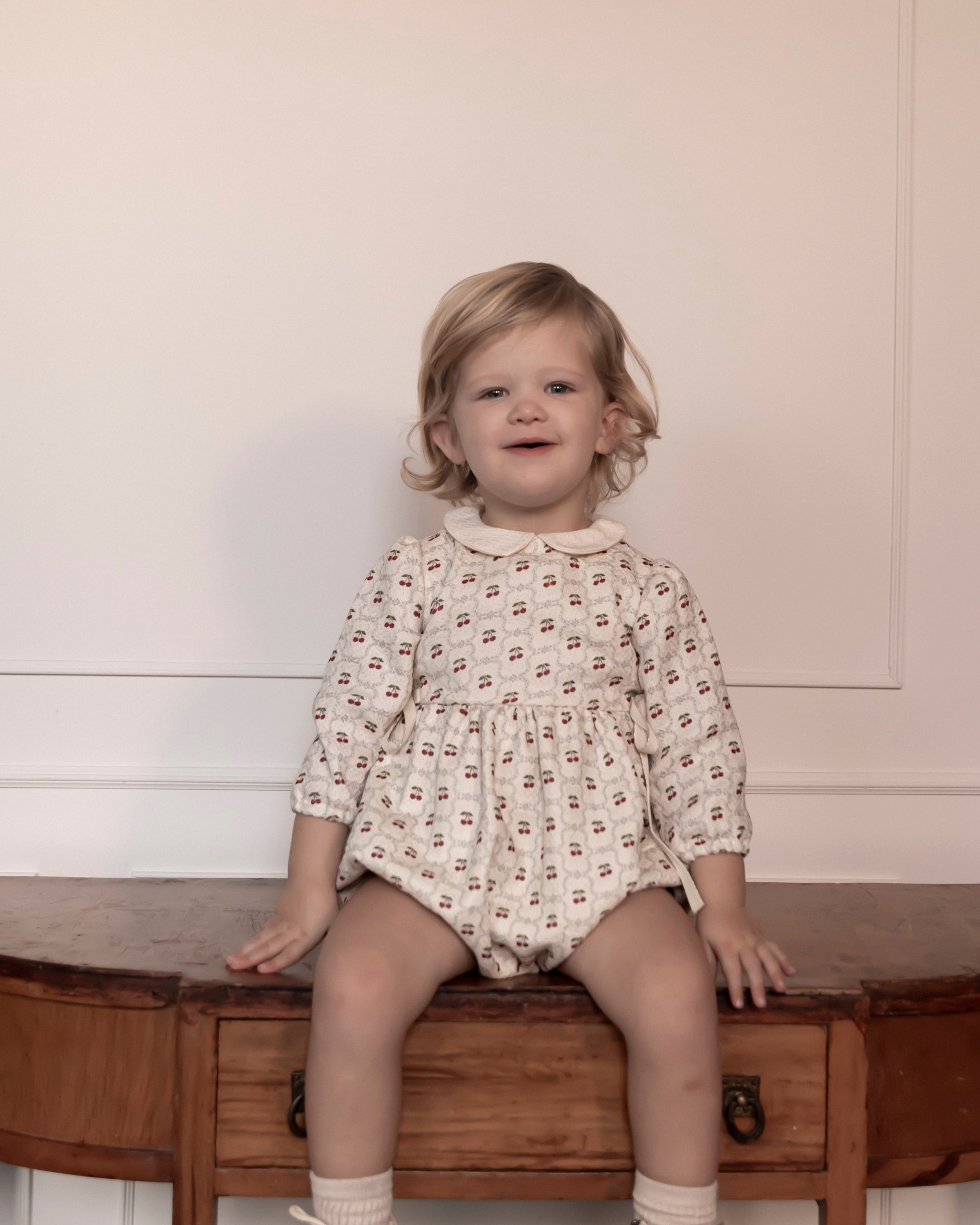 Ranita bebe estampado cerezas de Cosmosophie