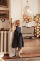 Vestido pichi azul noche de lana bordada Cosmosophie