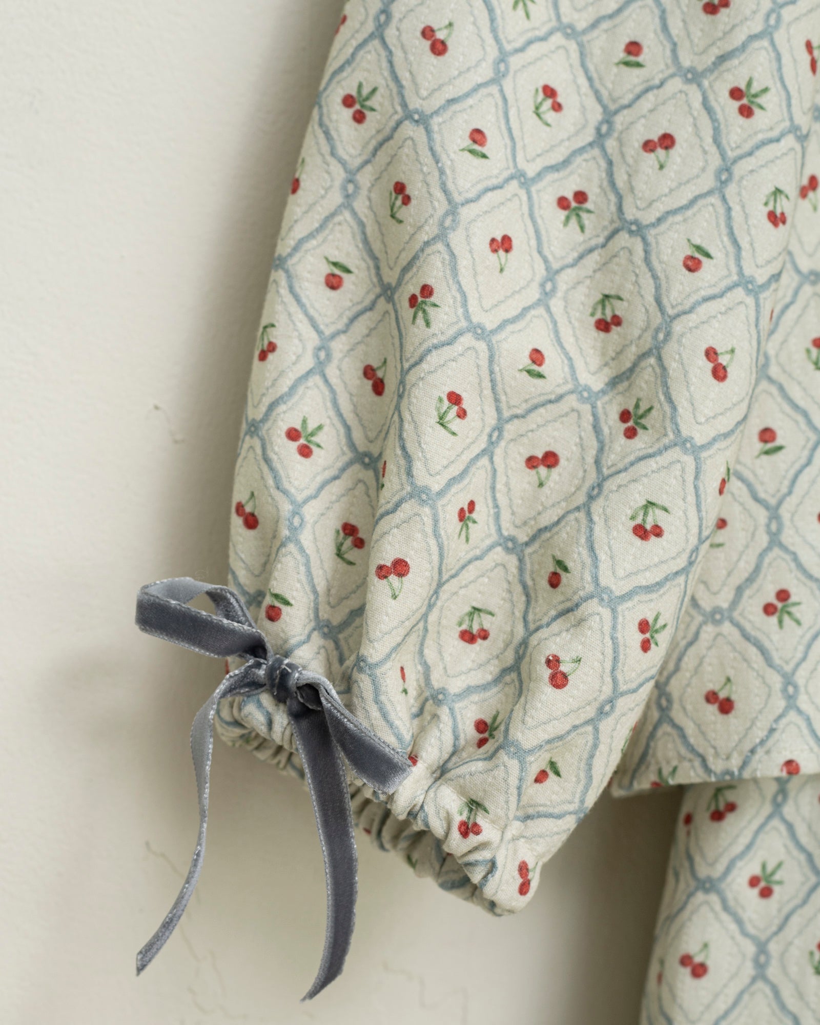 Vestido estampado cerezas cosmosophie