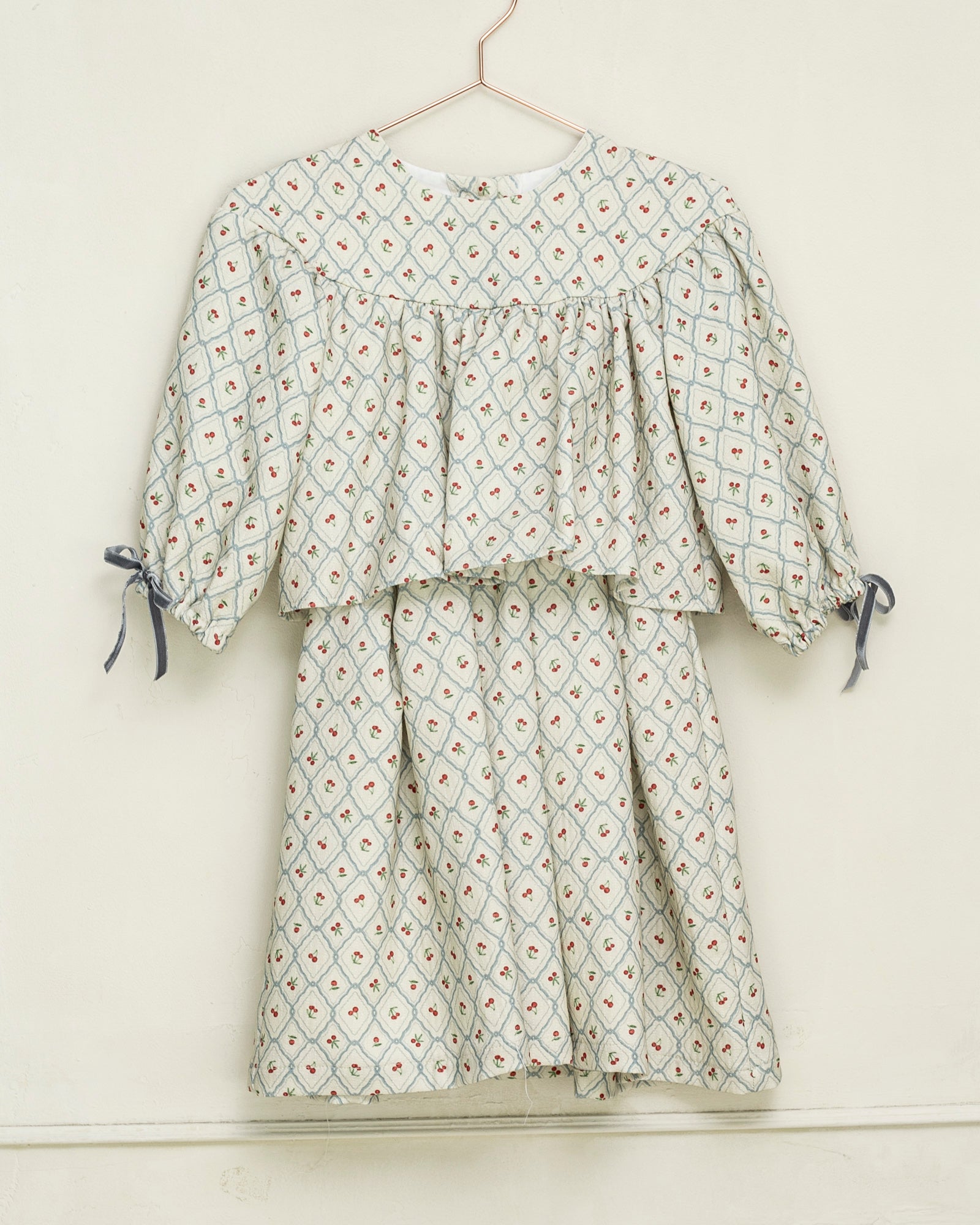 Vestido estampado cerezas cosmosophie