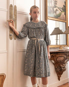 Falda azul grisaceo para adolescentes de flores beige y oro Cosmosophie