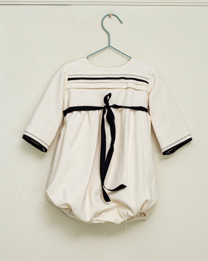 Ranita bebe en crudo con negro Cosmosophie