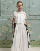 Conjunto de Primera Comunion de falda larga y blusa en blanco roto con encaje, Paola. Cosmosophie.