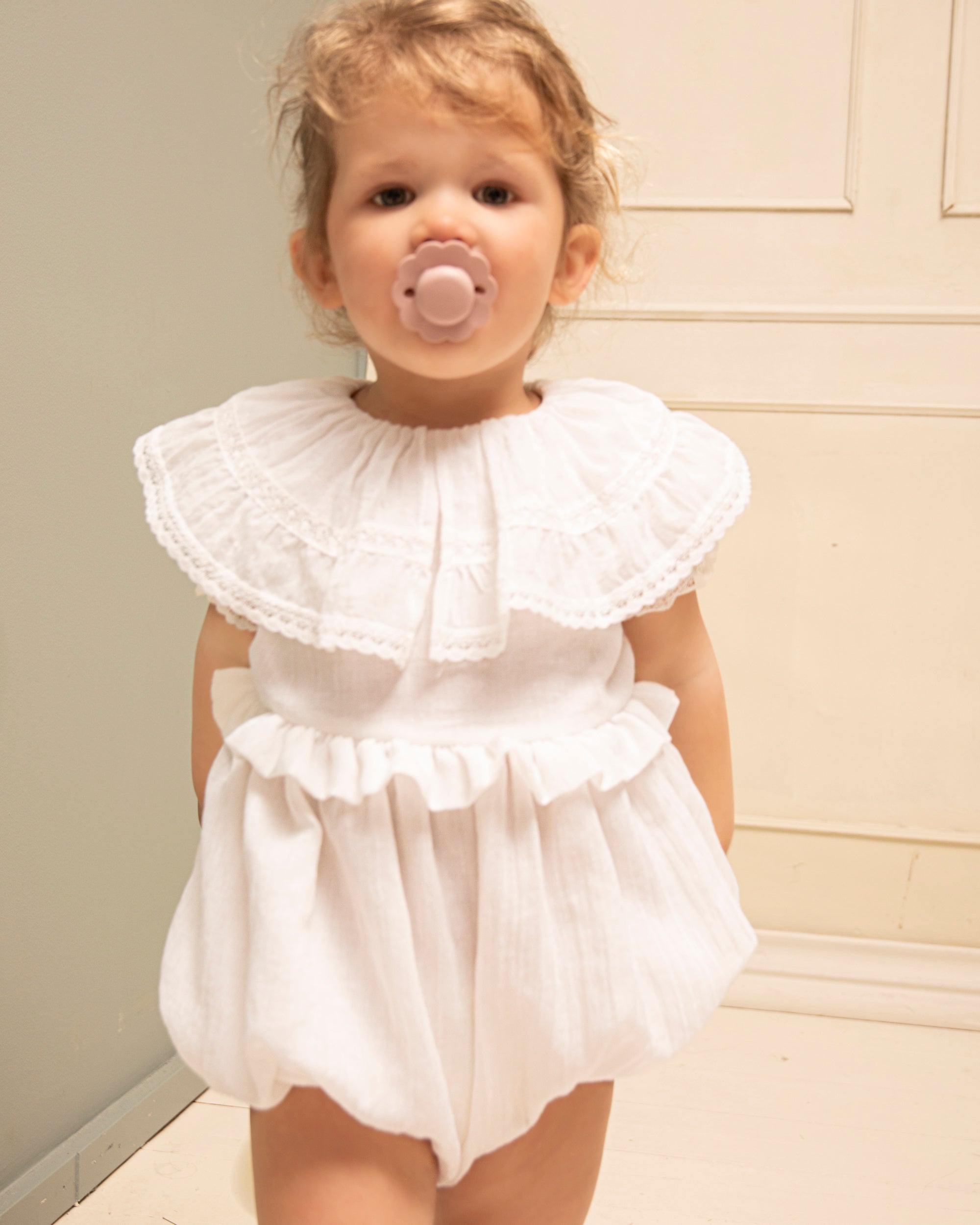 Ranita de Bautizo para bebe en blanco Yves de Cosmosophie