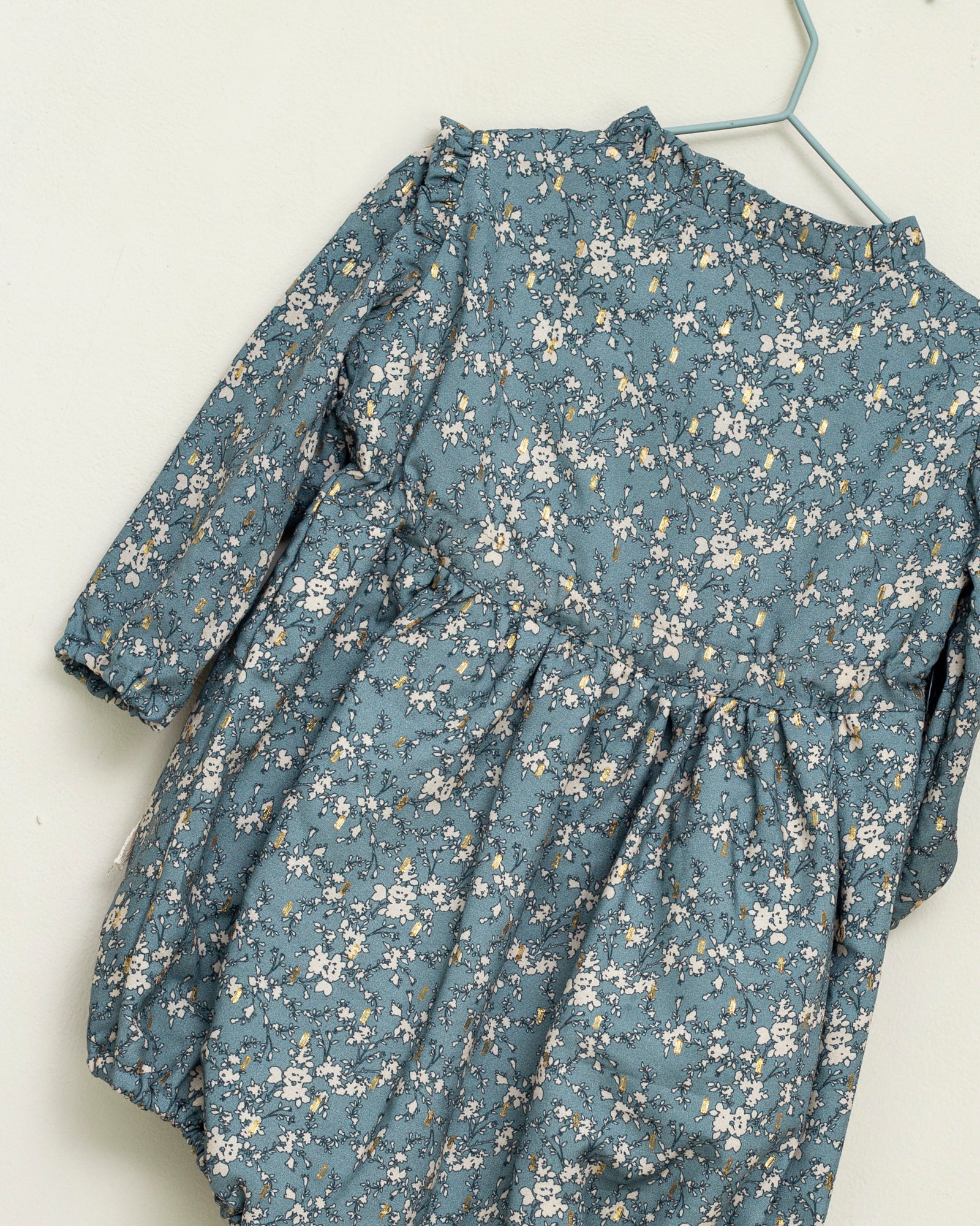 Ranita bebe viscosa flores en azul y beige de Cosmosophie