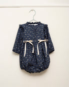 Ranita bebe azul noche con flores y oro de Cosmosophie