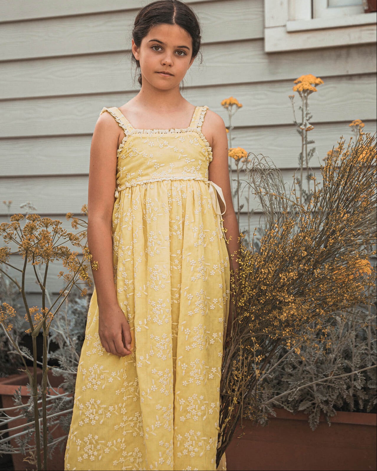 Vestido bordado amarillo Cosmosophie