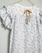 Blusa de flores romantica con volantes en las mangas para ir arreglada